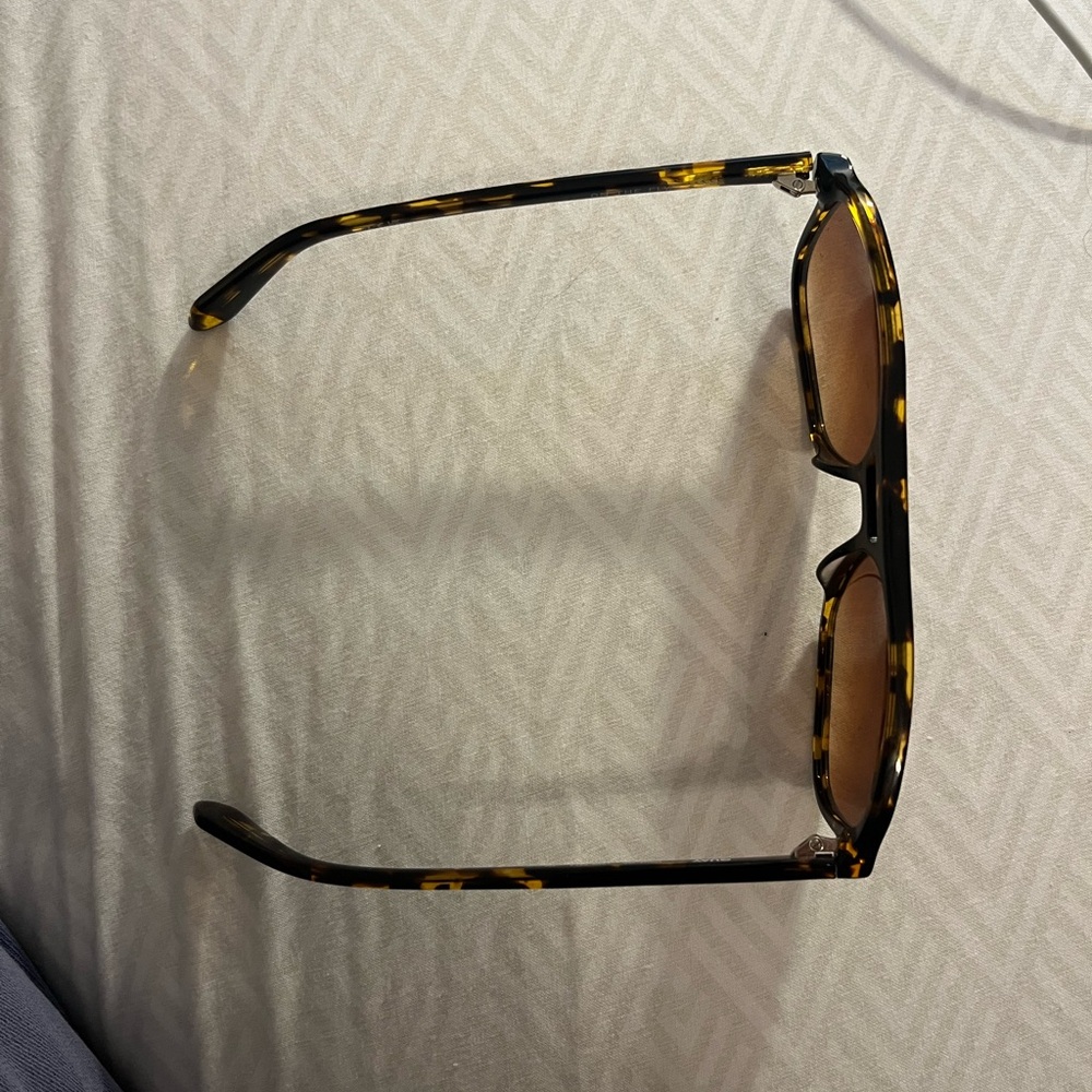 Tortoise Shell Aviator Sunglasses - image 3